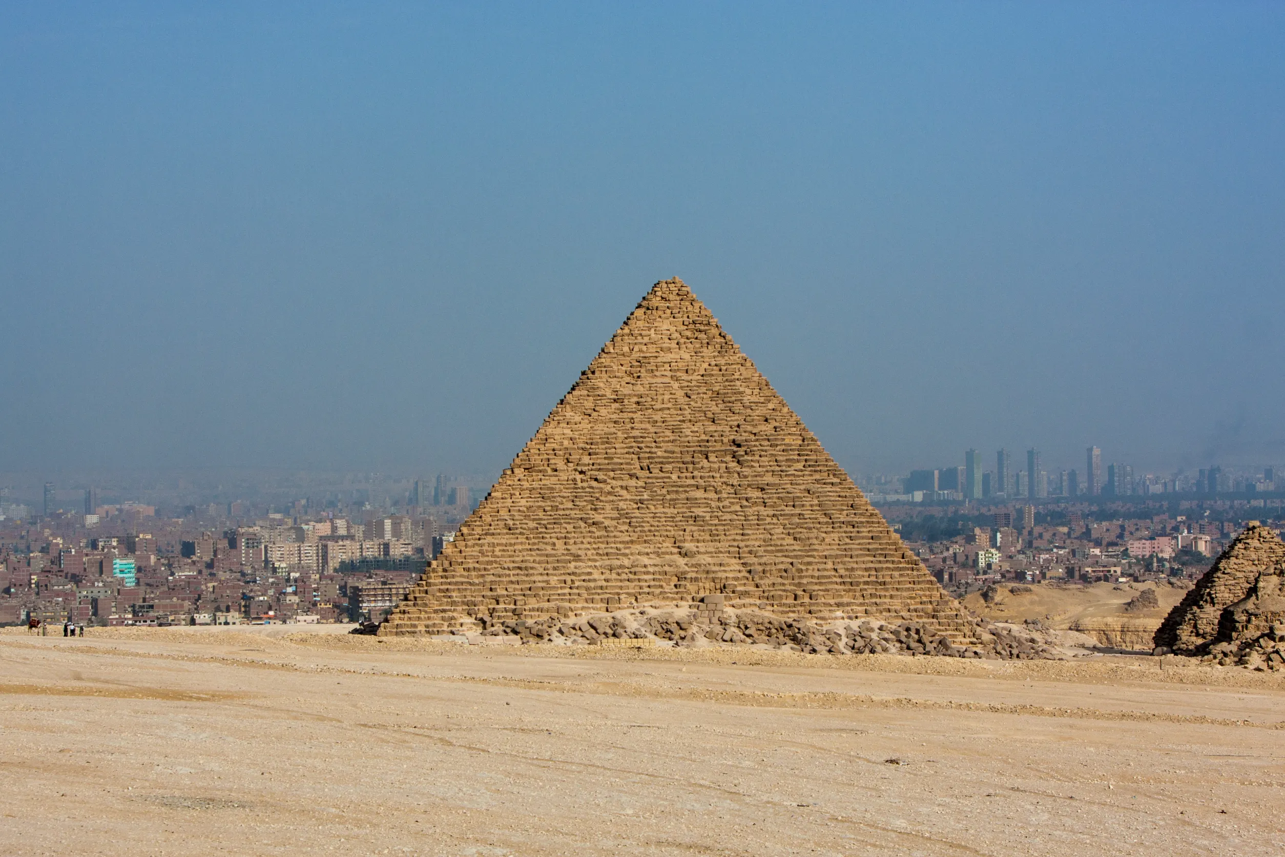 pyramids cairo egypt