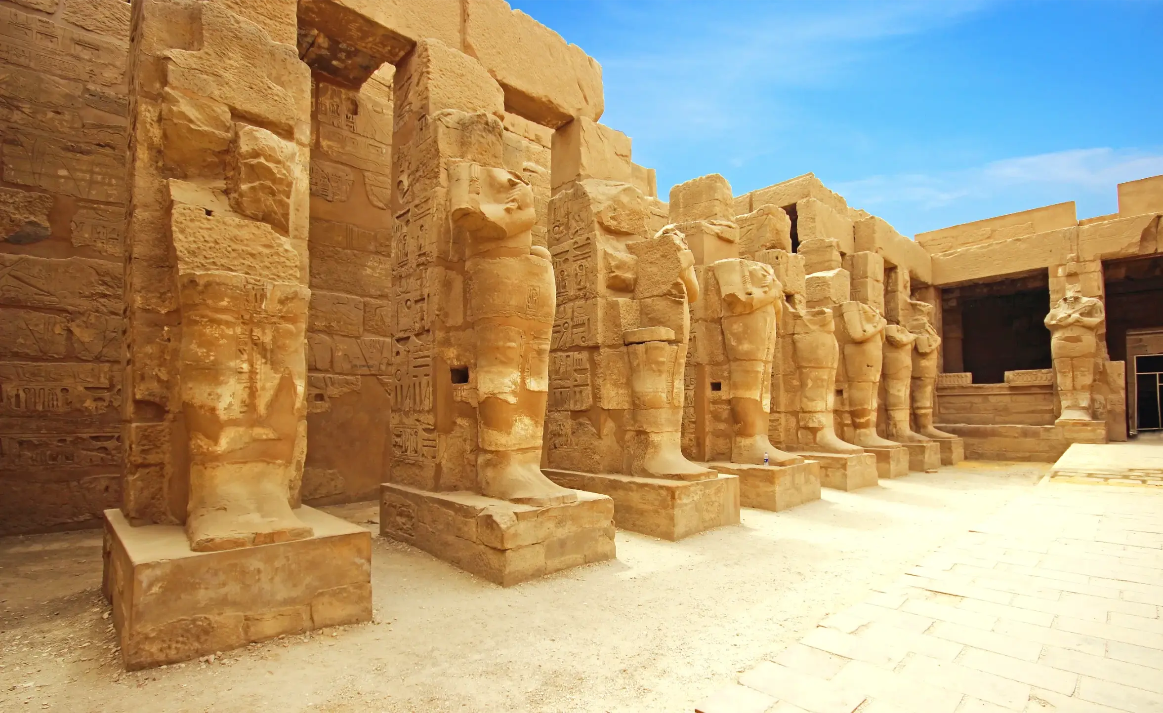 the anscient temple of karnak in egypt