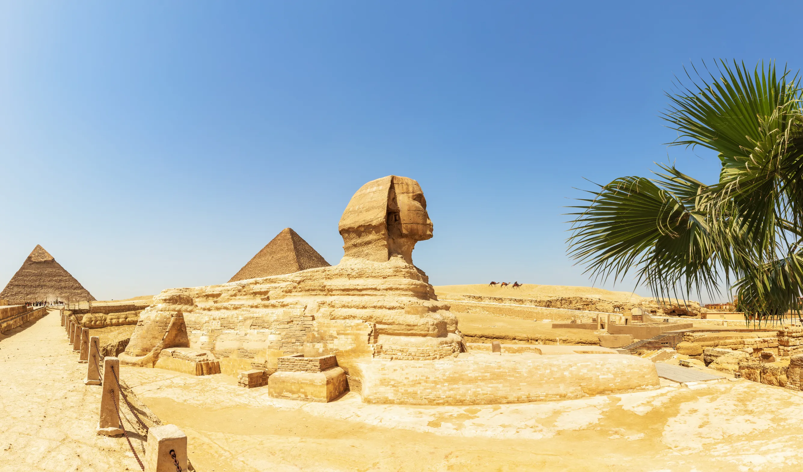 the great pyramids and the great sphinx panorama egypt