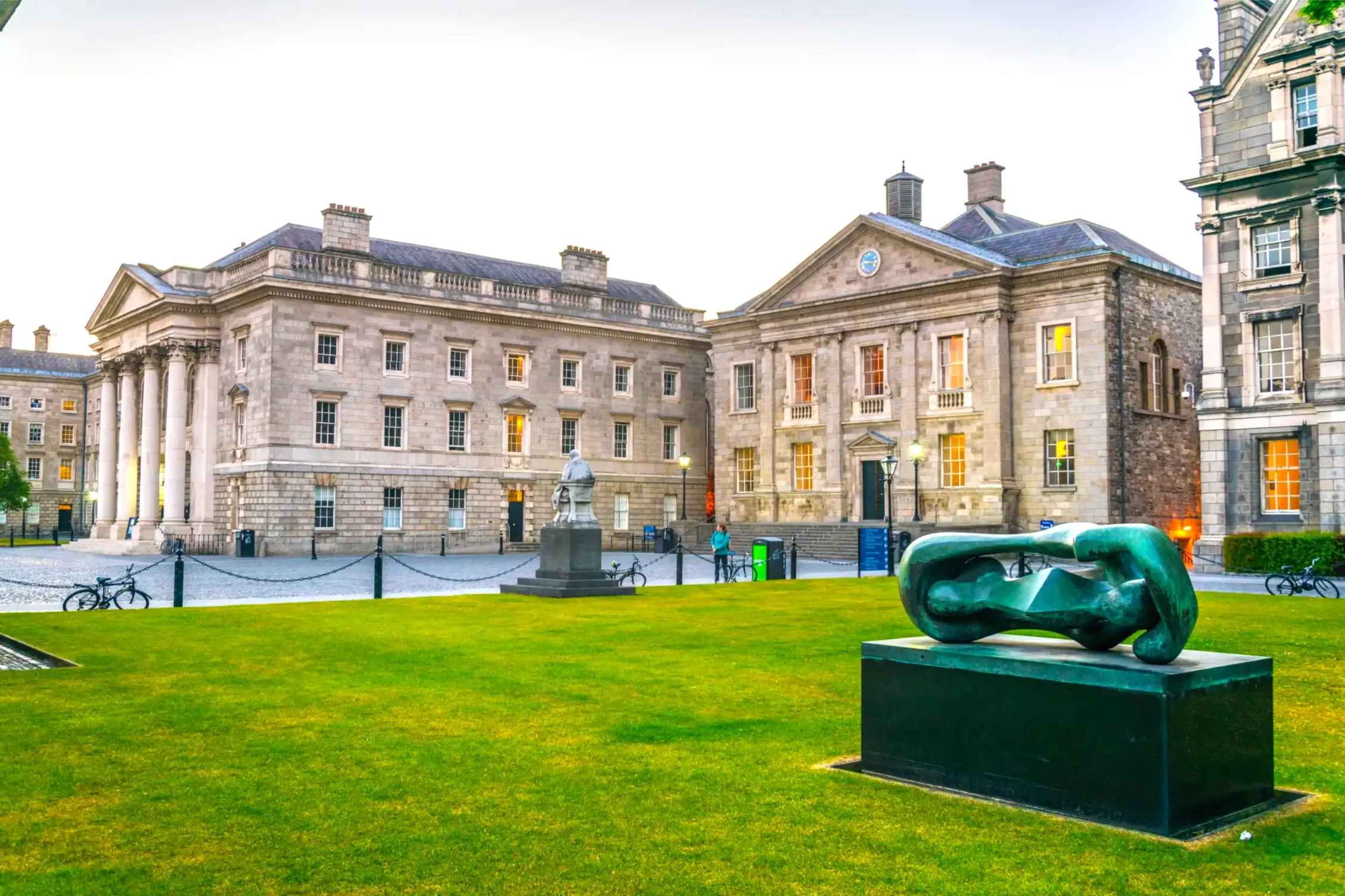 the parliament square in dublin ireland