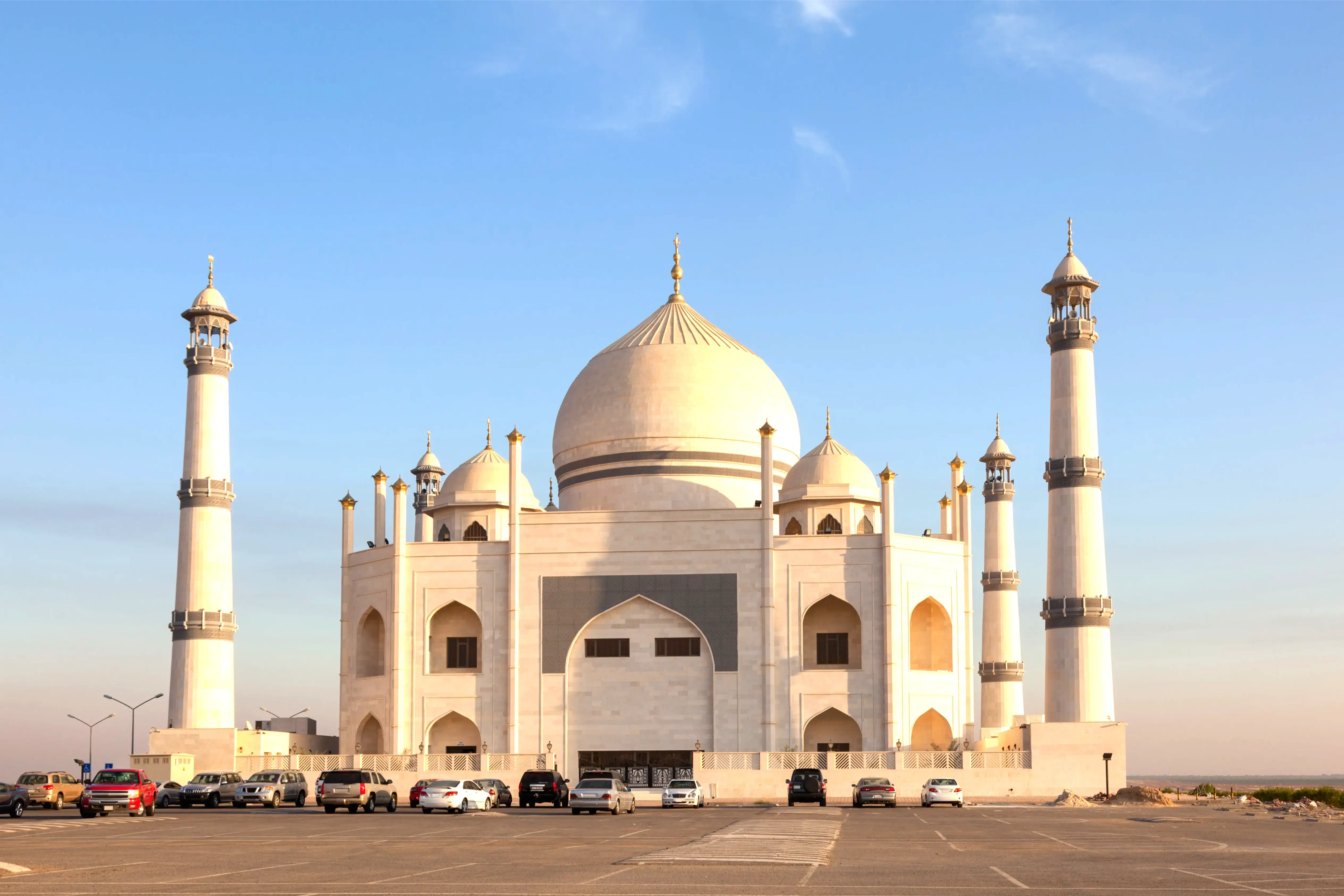 the siddiqa fatima zahra mosque in kuwait city