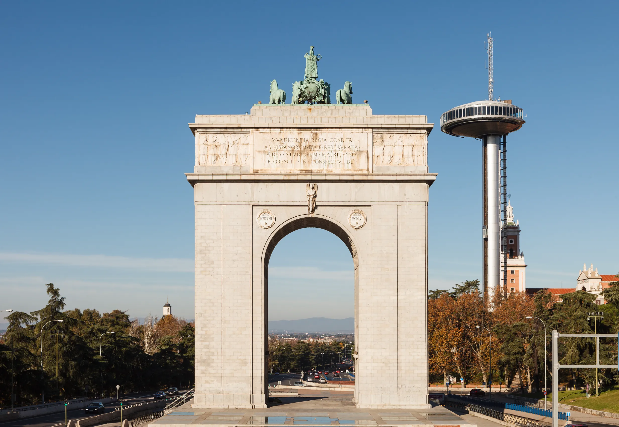 victory arch of madrid
